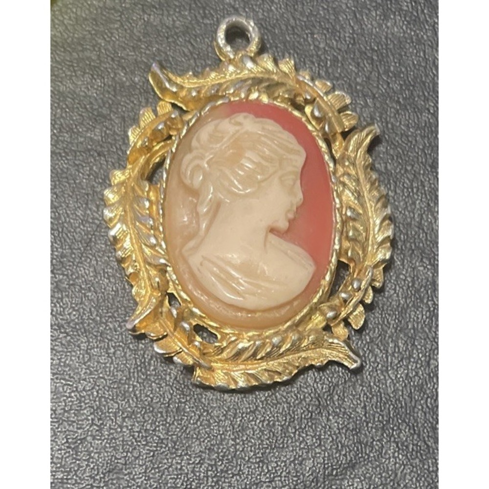 Vintage Faux Pink Shell Cameo Woman Lady‎ Maiden Gold-tone Pendant